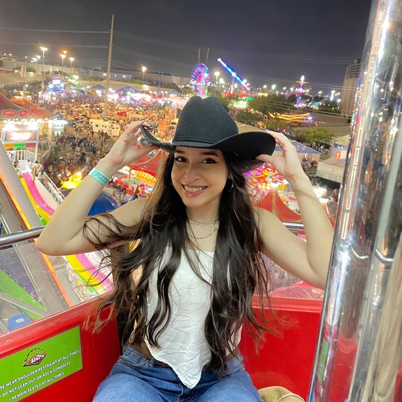 ☆BOOKMARK MY CLOSET☆ - Picture 6 of 7